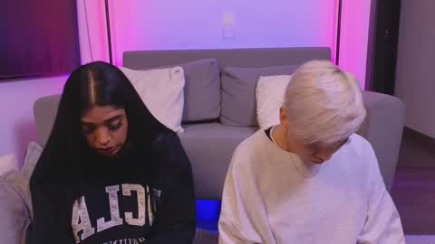 Snapshot of violettgrey_ chatting on December 11, 2024, 2:52 am Violet online show from December 11, 2024, 2:52 am