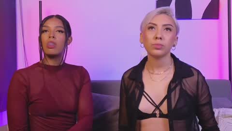 Snapshot of violettgrey_ chatting on December 15, 2024, 1:46 am Violet online show from December 15, 2024, 1:46 am