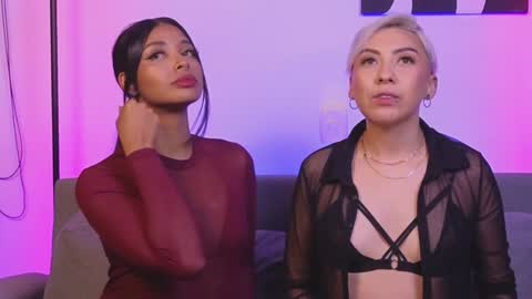 Snapshot of violettgrey_ chatting on December 15, 2024, 4:51 am Violet online show from December 15, 2024, 4:51 am