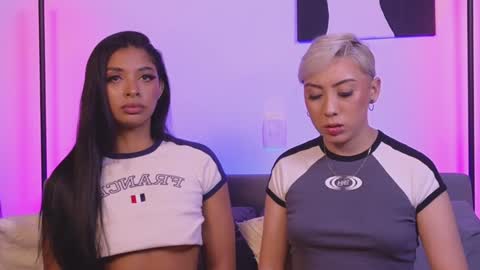 Snapshot of violettgrey_ chatting on December 17, 2024, 3:28 am Violet online show from December 17, 2024, 3:28 am