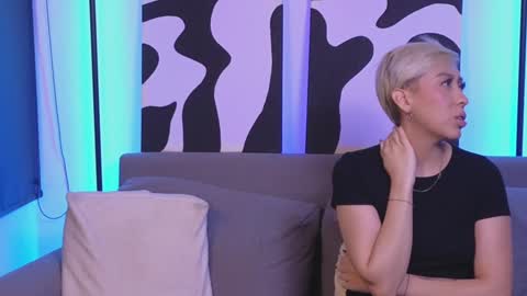 Snapshot of violettgrey_ chatting on December 29, 2024, 2:49 am Violet online show from December 29, 2024, 2:49 am