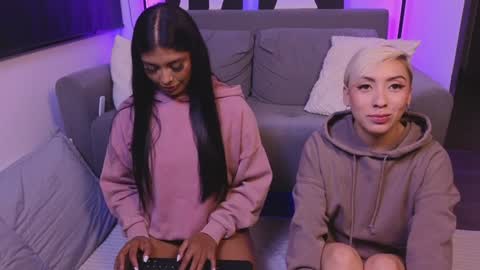 Snapshot of violettgrey_ chatting on January 11, 2025, 3:13 am Violet online show from January 11, 2025, 3:13 am