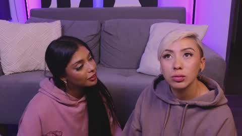 Snapshot of violettgrey_ chatting on January 11, 2025, 6:14 am Violet online show from January 11, 2025, 6:14 am