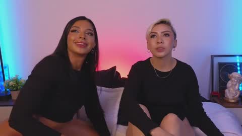 Snapshot of violettgrey_ chatting on January 16, 2025, 12:34 am Violet online show from January 16, 2025, 12:34 am