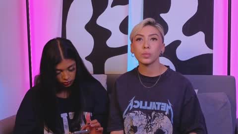 Snapshot of violettgrey_ chatting on January 24, 2025, 12:31 am Violet online show from January 24, 2025, 12:31 am