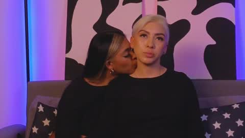 Snapshot of violettgrey_ chatting on February 1, 2025, 3:41 am Violet online show from February 1, 2025, 3:41 am