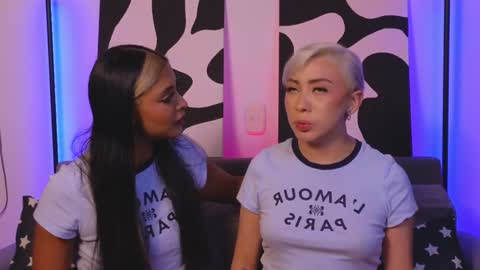 Snapshot of violettgrey_ chatting on February 3, 2025, 1:19 am Violet online show from February 3, 2025, 1:19 am