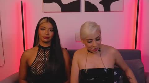 Snapshot of violettgrey_ chatting on February 22, 2025, 2:50 am Violet online show from February 22, 2025, 2:50 am