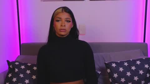 Snapshot of violettgrey_ chatting on February 23, 2025, 2:29 am Violet online show from February 23, 2025, 2:29 am