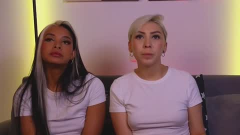 Snapshot of violettgrey_ chatting on March 3, 2025, 2:26 am Violet online show from March 3, 2025, 2:26 am