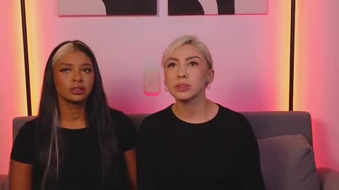 Snapshot of violettgrey_ chatting on March 10, 2025, 2:06 am Violet online show from March 10, 2025, 2:06 am