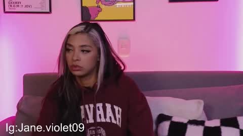 Snapshot of violettgrey_ chatting on September 9, 2025, 1:05 am Violet online show from September 9, 2025, 1:05 am