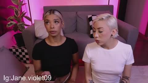 Snapshot of violettgrey_ chatting on September 16, 2025, 2:01 am Violet online show from September 16, 2025, 2:01 am