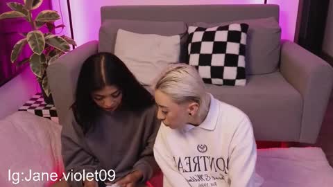 Snapshot of violettgrey_ chatting on October 19, 2025, 11:38 pm Violet online show from October 19, 2025, 11:38 pm