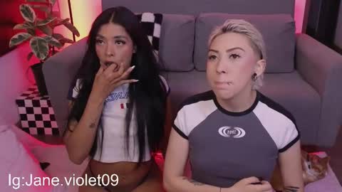 Snapshot of violettgrey_ chatting on October 21, 2025, 12:55 am Violet online show from October 21, 2025, 12:55 am