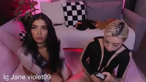 Snapshot of violettgrey_ chatting on October 31, 2025, 1:39 am Violet online show from October 31, 2025, 1:39 am