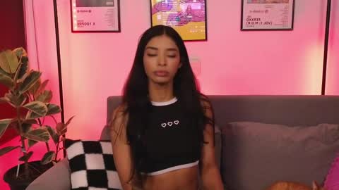 Snapshot of violettgrey_ chatting on April 19, 2026, 3:17 am Violet online show from April 19, 2026, 3:17 am