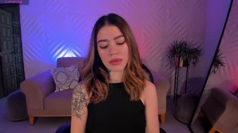 Violett  online show from January 4, 2025, 10:02 pm