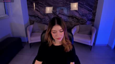 Violett  online show from February 16, 2025, 10:21 pm