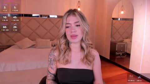 Violett  online show from November 18, 2025, 6:34 pm