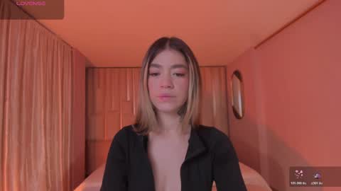 Violett  online show from April 1, 2026, 8:48 am