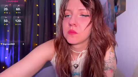 Snapshot of violettmo0n chatting on July 15, 2026, 5:02 am Next stream 1522026 400 GMT 3 online show from July 15, 2026, 5:02 am