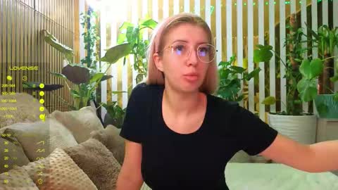 Violetta online show from November 10, 2025, 8:30 pm