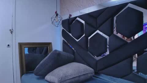 Violetta online show from December 1, 2025, 7:19 pm