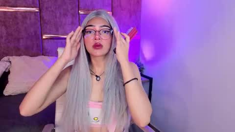 viollettebylyly online show from September 13, 2025, 11:43 am