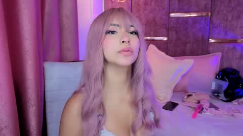 viollettebylyly online show from September 18, 2025, 11:56 am