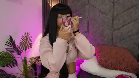 viollettebylyly online show from July 4, 2026, 11:05 am