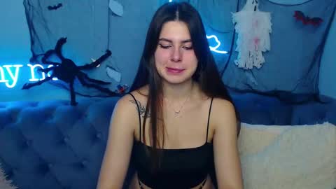 viollinalv online show from October 31, 2025, 5:52 am