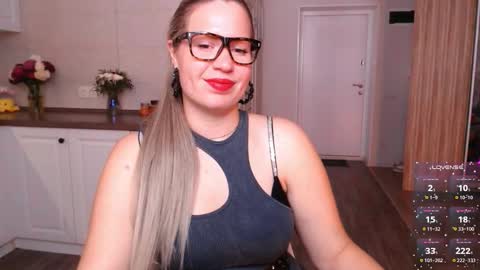 Snapshot of vip_juicy chatting on September 19, 2025, 7:43 am VelvettTime online show from September 19, 2025, 7:43 am