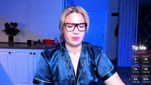 Snapshot of vip_juicy chatting on October 23, 2025, 4:34 am VelvettTime online show from October 23, 2025, 4:34 am