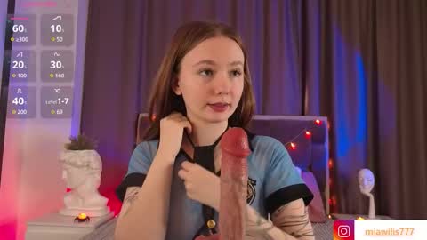 Mia  dont forget to thumbs up me online show from October 24, 2025, 10:00 am