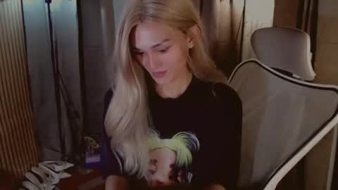 Pearl online show from October 28, 2025, 1:36 pm