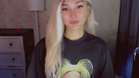 Pearl online show from March 25, 2026, 2:39 am