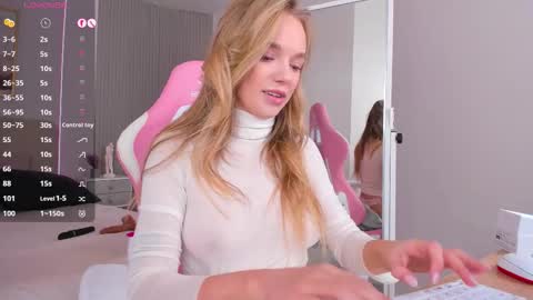 Chloe online show from November 29, 2025, 3:31 am