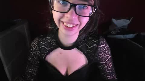 Zoe online show from September 26, 2025, 4:11 pm