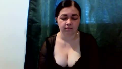 Vitalina282128 online show from May 17, 2026, 3:08 pm