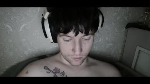 Snapshot of vitiligoboyy chatting on May 14, 2026, 2:07 am vitiligoboyy online show from May 14, 2026, 2:07 am