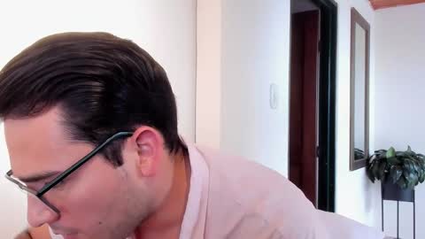 Vito Ferrer online show from November 11, 2025, 8:53 pm