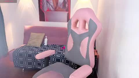 Snapshot of vittoria_lombardi07 chatting on July 17, 2026, 7:15 am VITTORIA online show from July 17, 2026, 7:15 am