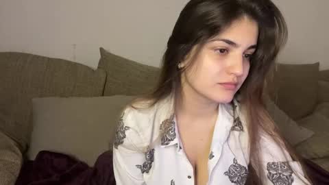 vivalenti_kiss online show from October 27, 2025, 11:36 am