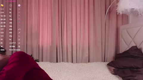 You like my friends can call me LUNA  This is my first day here online show from October 22, 2025, 7:19 am