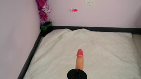 Snapshot of vivi_gh1 chatting on October 1, 2025, 3:45 am Vivi online show from October 1, 2025, 3:45 am