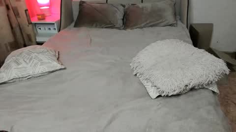 vivian_alison online show from January 5, 2025, 8:42 pm