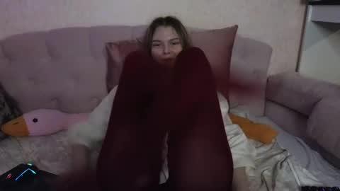 vivian_alison online show from April 15, 2026, 6:26 pm