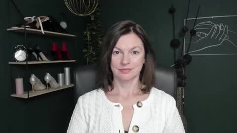 Vivian online show from October 10, 2025, 7:51 am