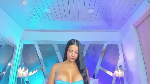 Snapshot of vivian_monroe chatting on September 13, 2025, 1:33 pm Vivian Monroe online show from September 13, 2025, 1:33 pm